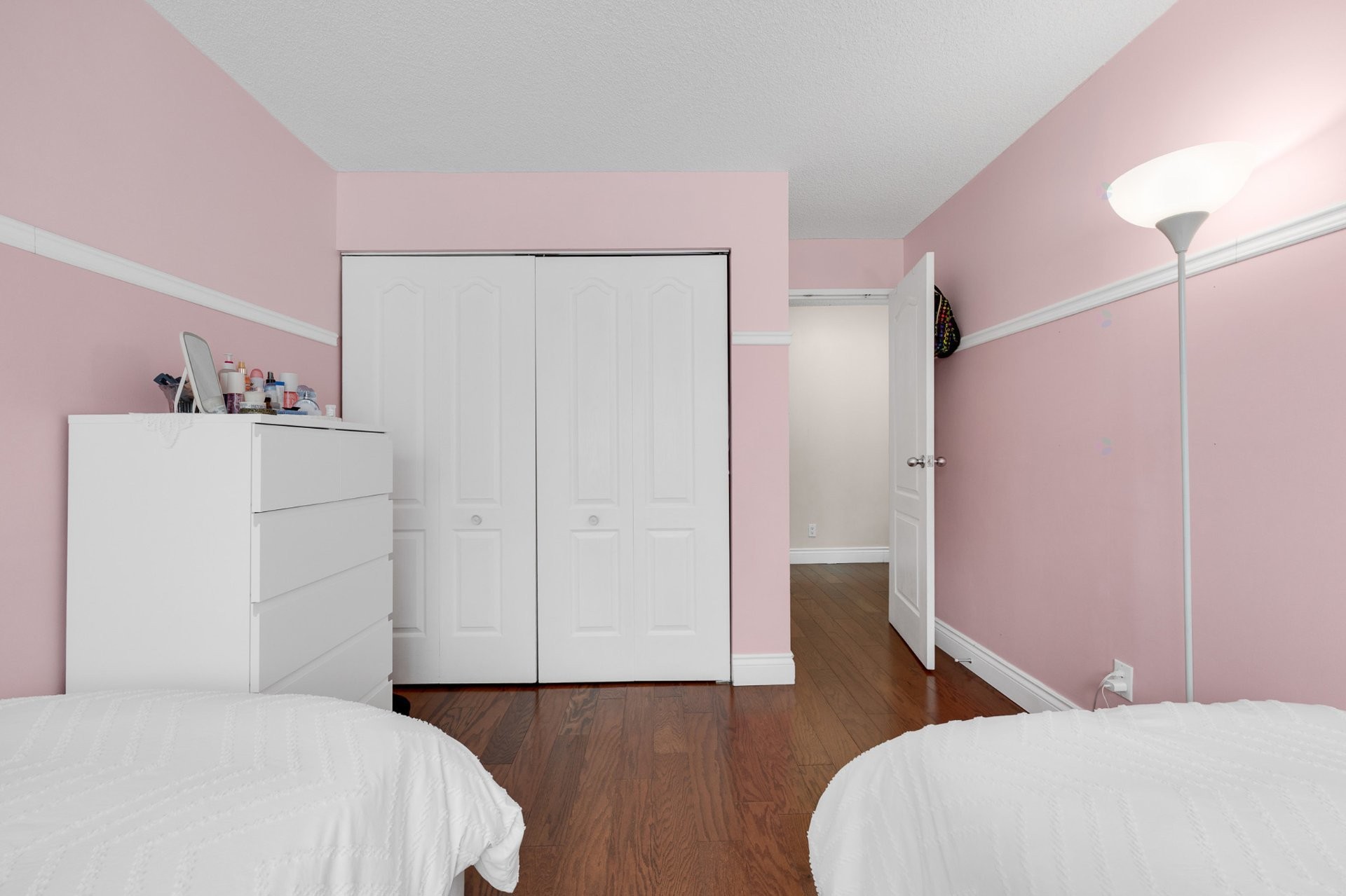 









5740


Av. Rembrandt

, 107,
Côte-Saint-Luc,




QC
H4E2Z2

