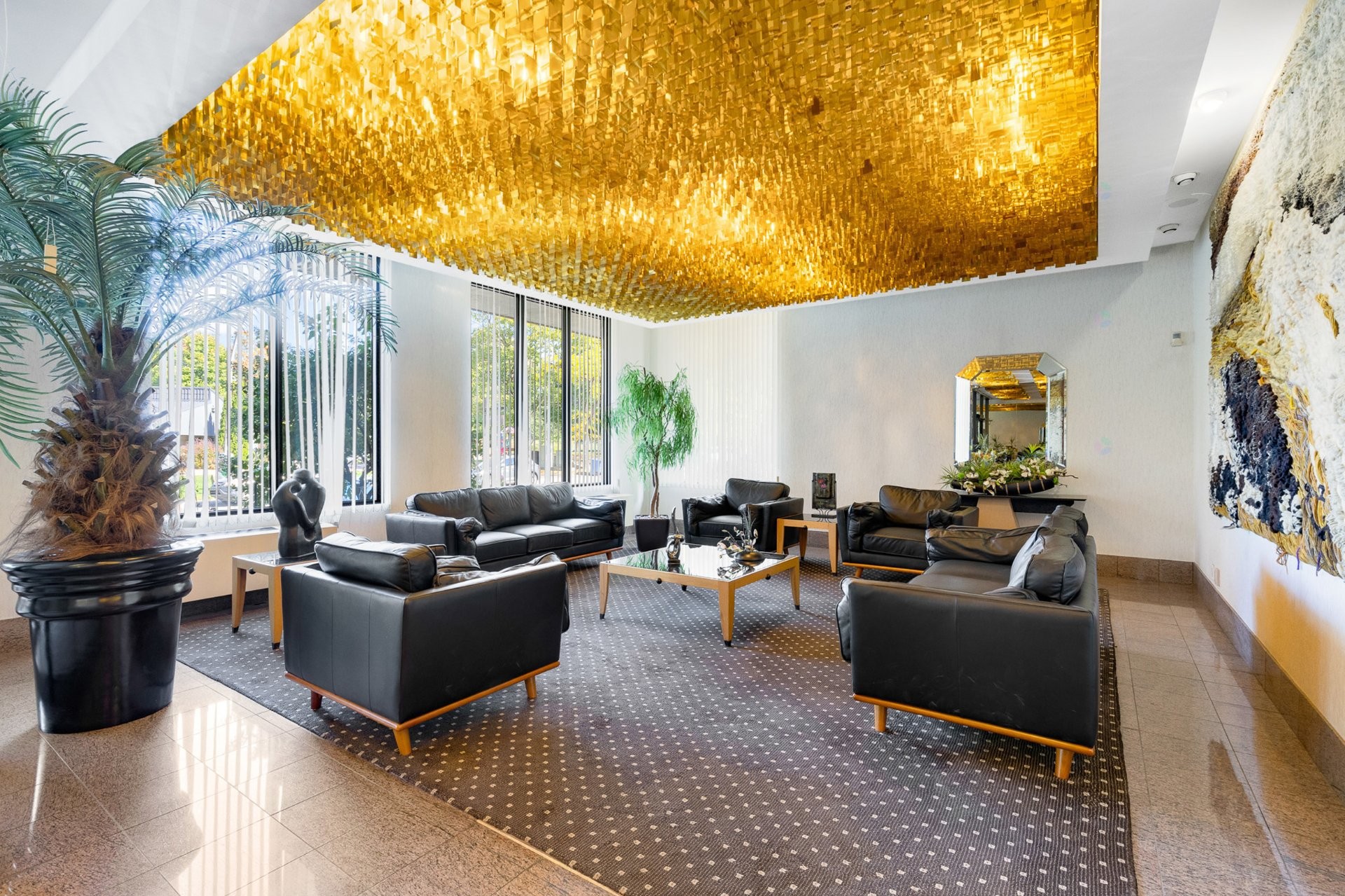 









5740


Av. Rembrandt

, 107,
Côte-Saint-Luc,




QC
H4E2Z2

