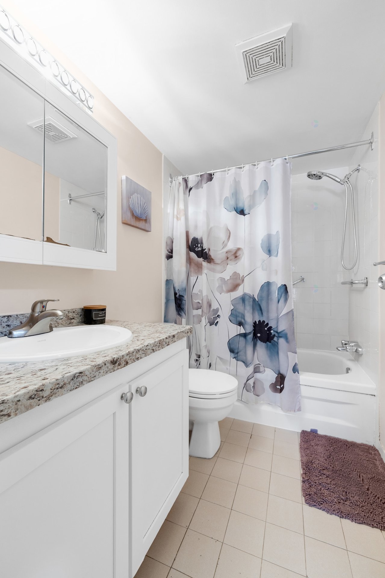 









5740


Av. Rembrandt

, 107,
Côte-Saint-Luc,




QC
H4E2Z2

