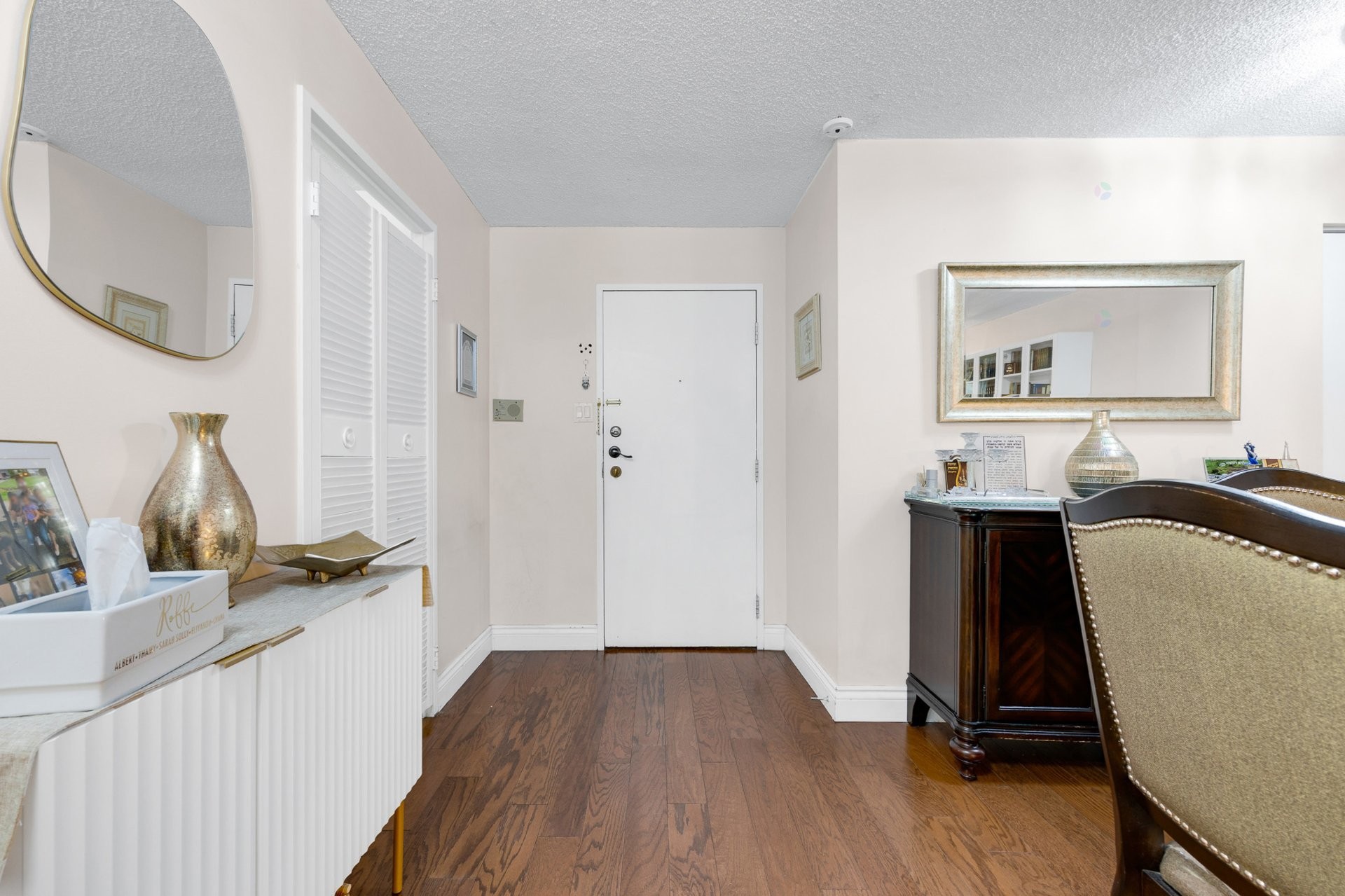 









5740


Av. Rembrandt

, 107,
Côte-Saint-Luc,




QC
H4E2Z2

