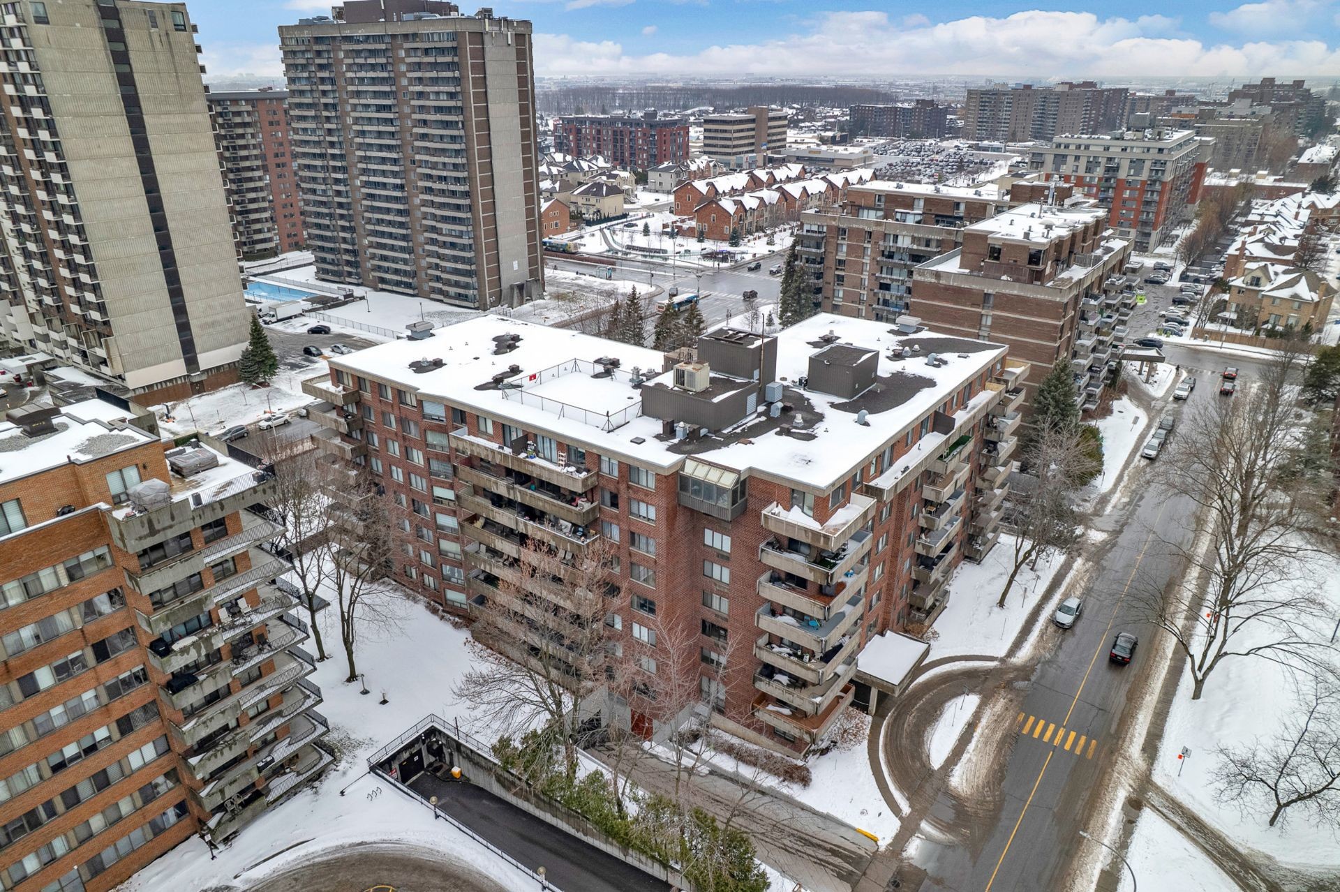 









5740


Av. Rembrandt

, 107,
Côte-Saint-Luc,




QC
H4E2Z2

