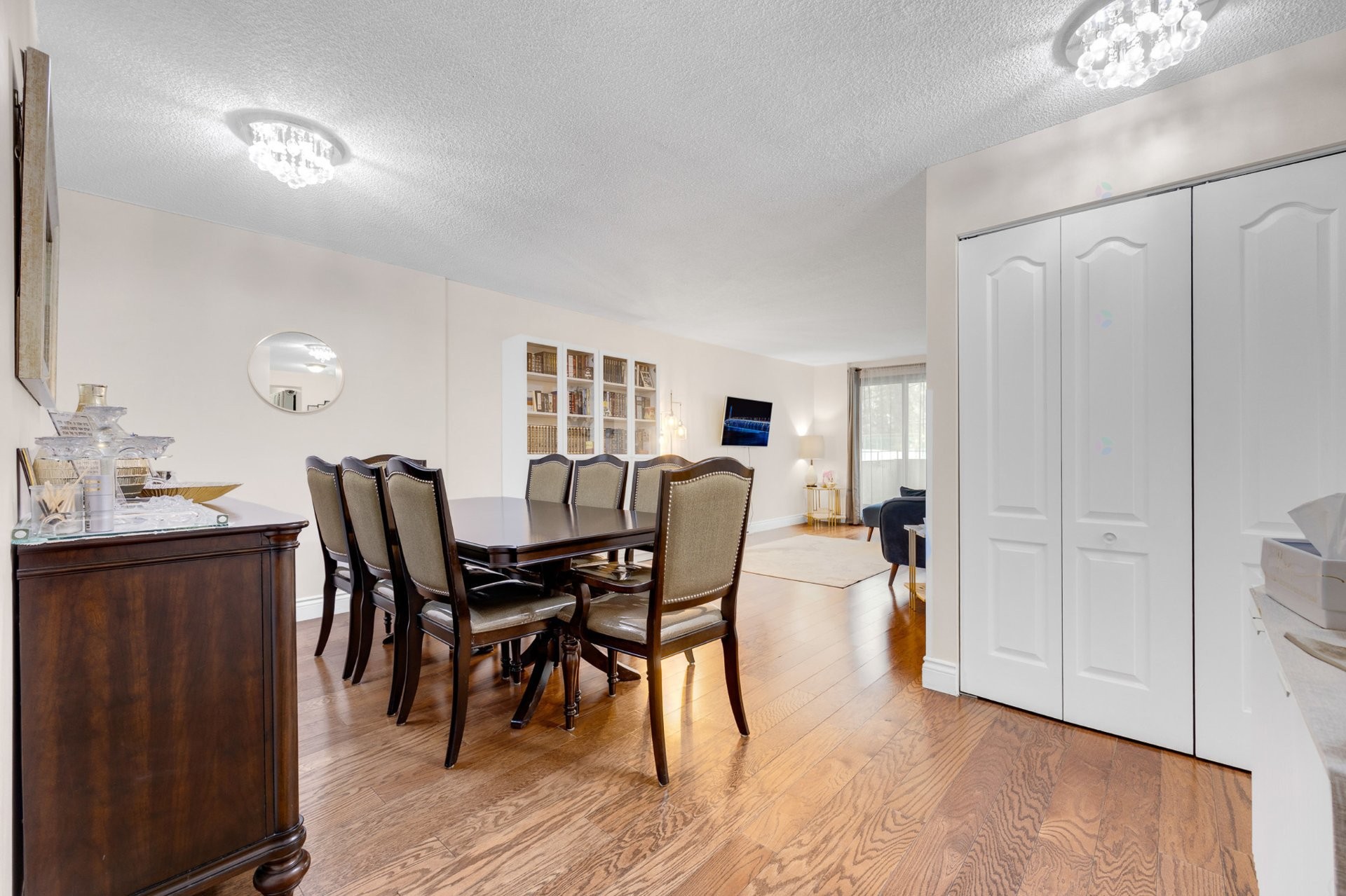 









5740


Av. Rembrandt

, 107,
Côte-Saint-Luc,




QC
H4E2Z2

