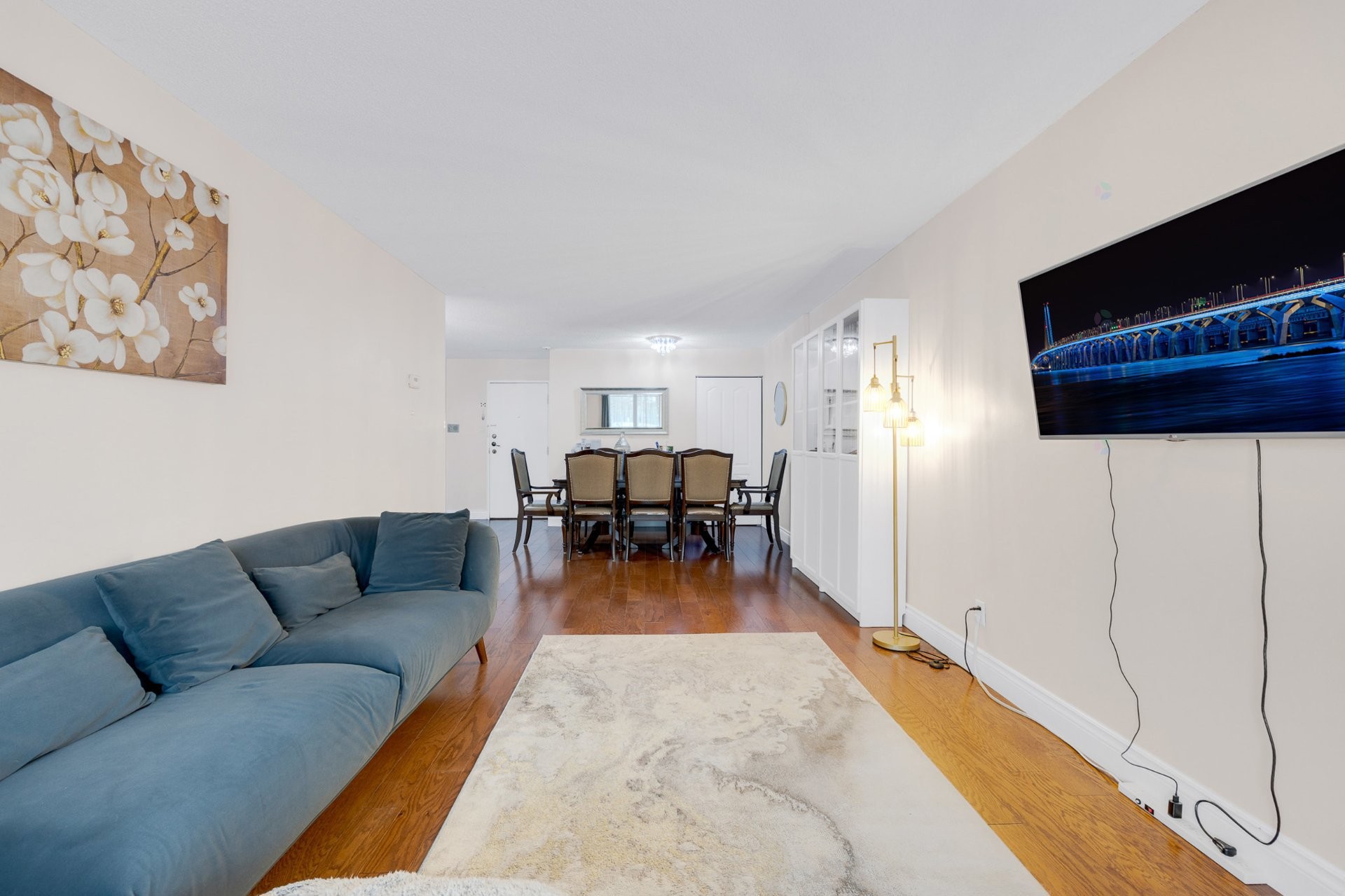 









5740


Av. Rembrandt

, 107,
Côte-Saint-Luc,




QC
H4E2Z2

