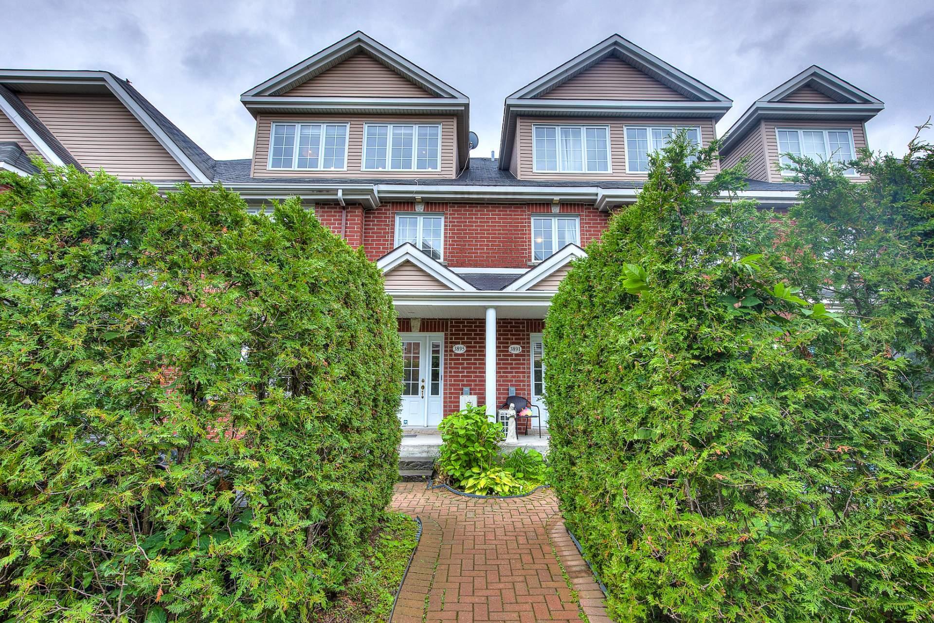 









3895Z


Rue Céline-Marier

,
Montréal (Saint-Laurent),




QC
H4R3N3

