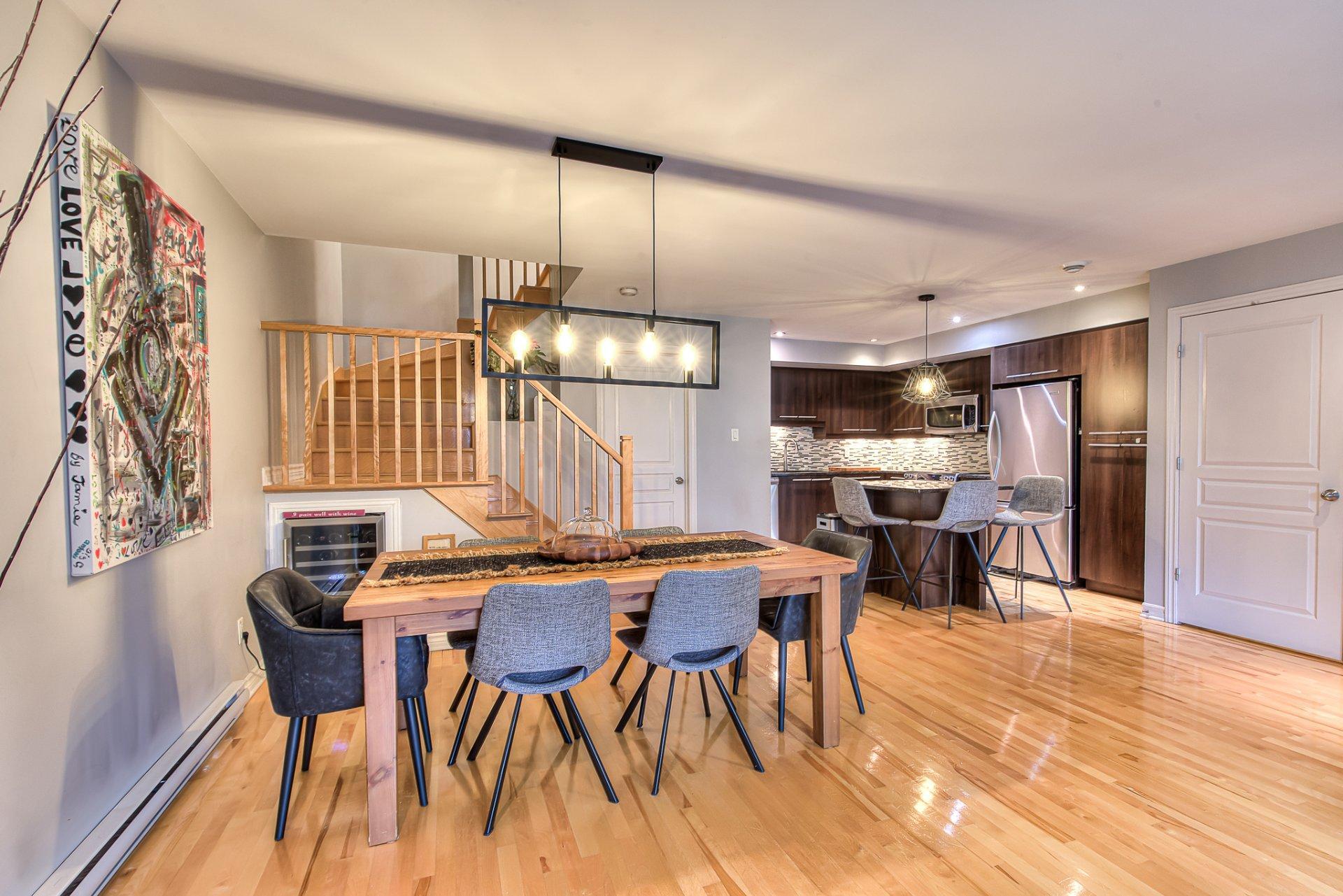 









3895Z


Rue Céline-Marier

,
Montréal (Saint-Laurent),




QC
H4R3N3

