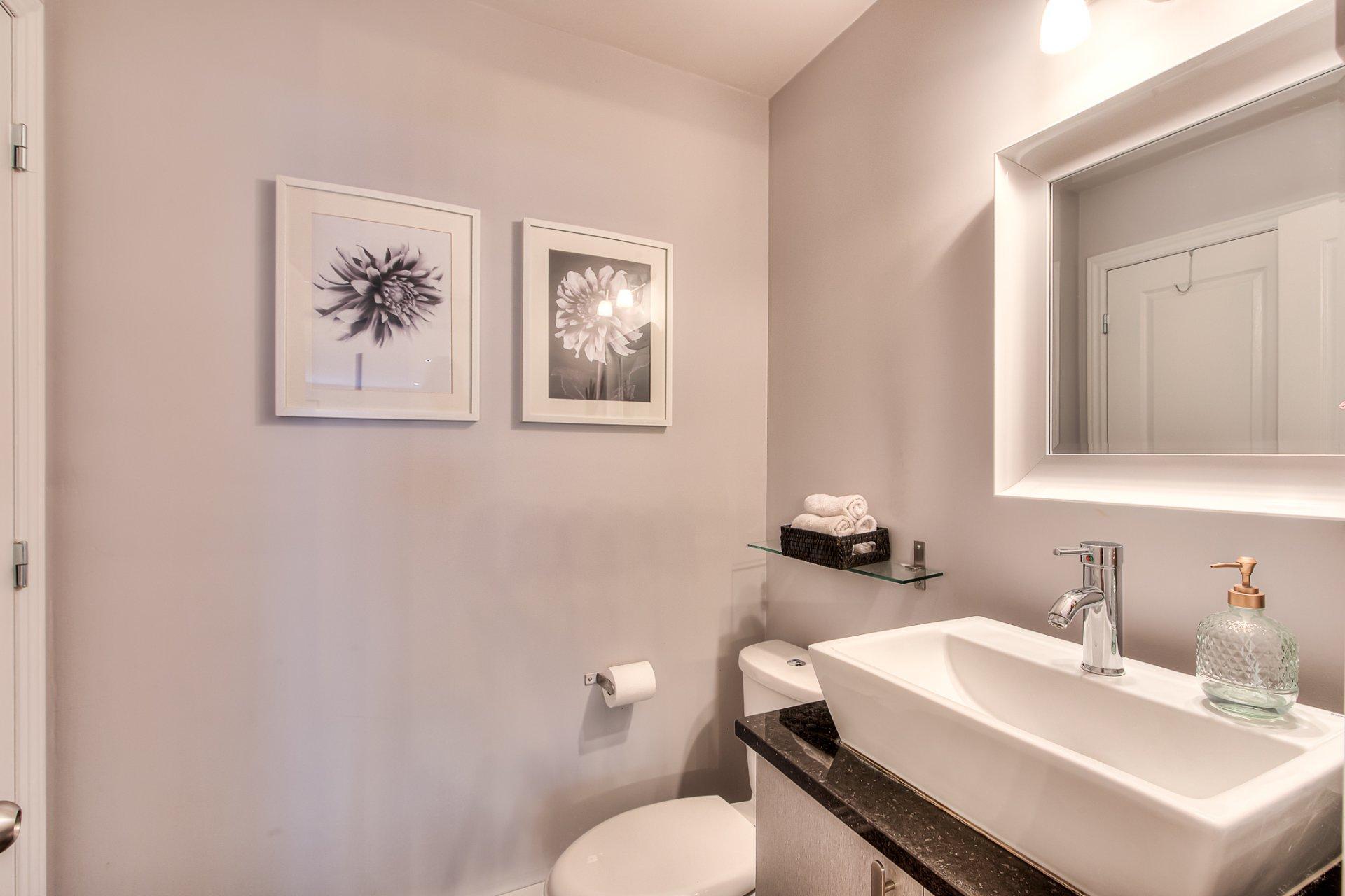 









3895Z


Rue Céline-Marier

,
Montréal (Saint-Laurent),




QC
H4R3N3

