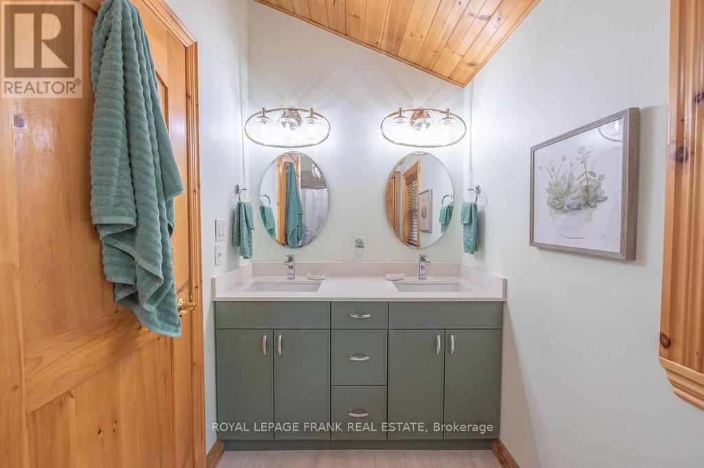 












120 SUGARBUSH CRESCENT

,
Trent Lakes,




Ontario
K0L1J0

