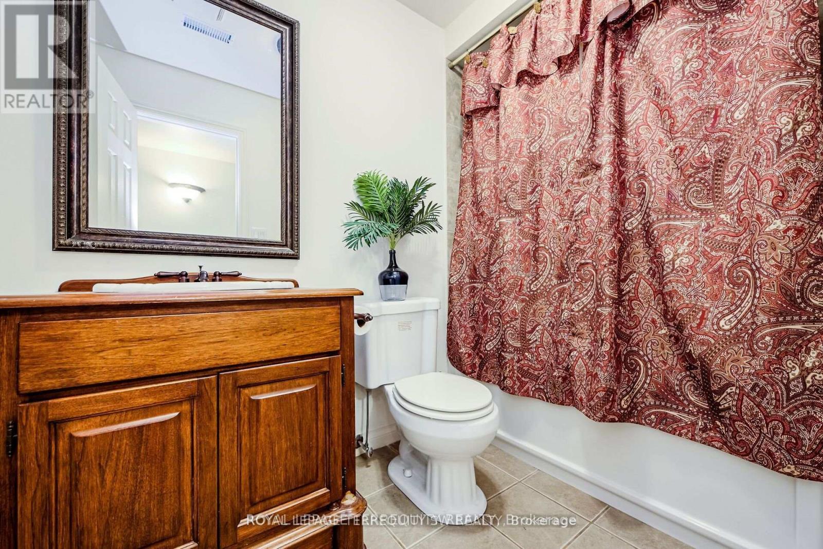 












329 LIPPINCOTT STREET

,
Toronto,




Ontario
M5S2P6

