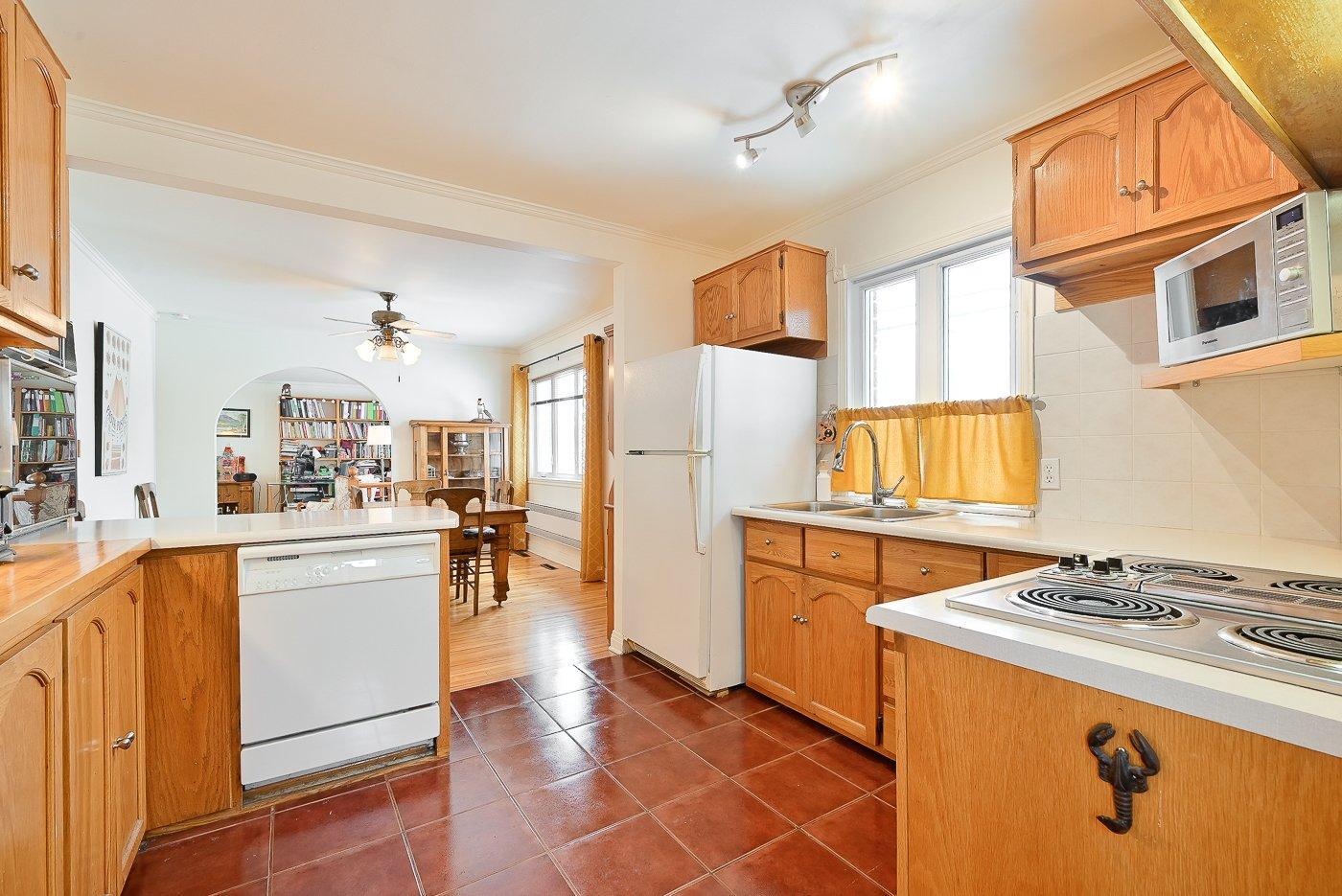 









200


Rue Maple

,
Longueuil (Greenfield Park),




QC
J4V2S1

