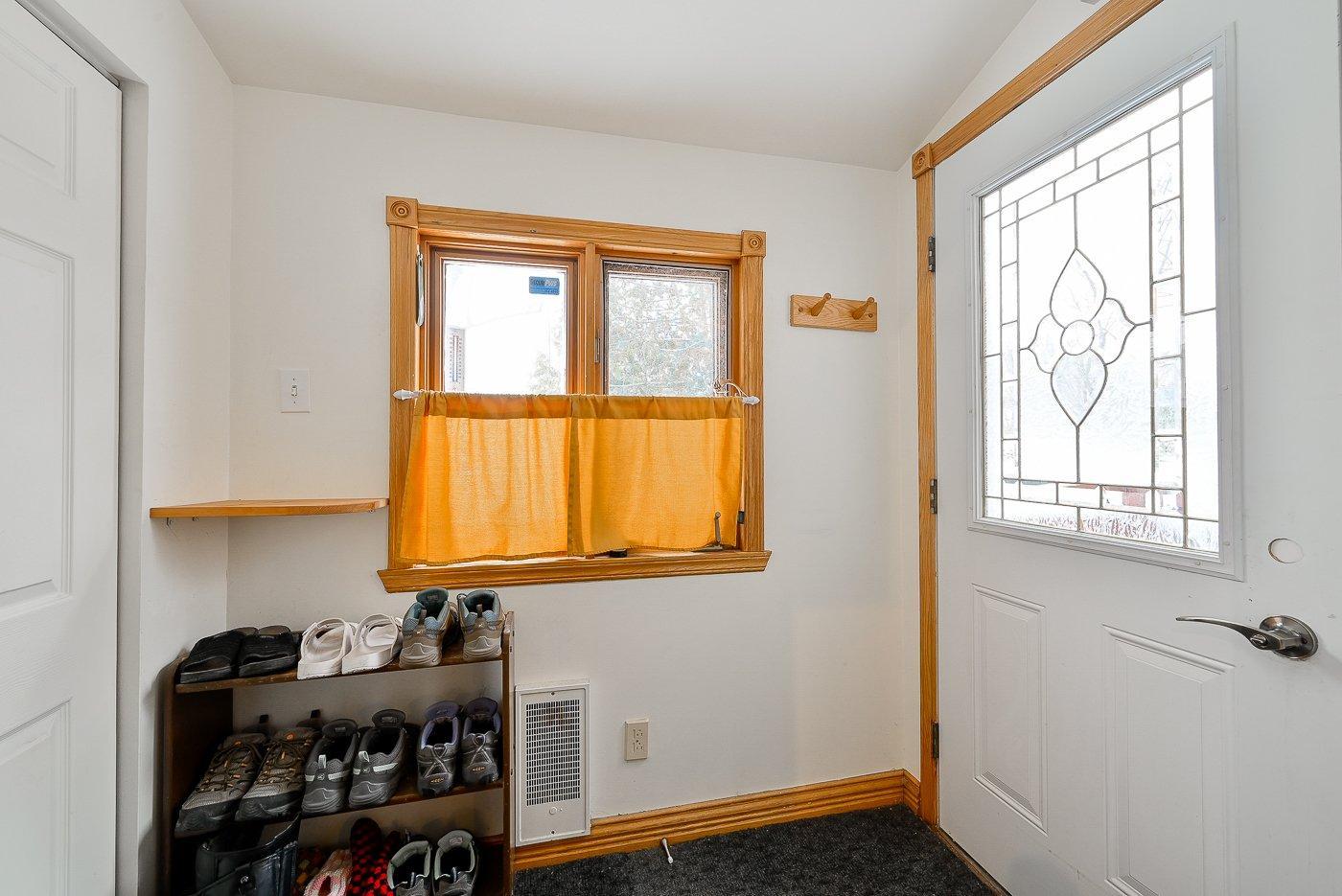 









200


Rue Maple

,
Longueuil (Greenfield Park),




QC
J4V2S1

