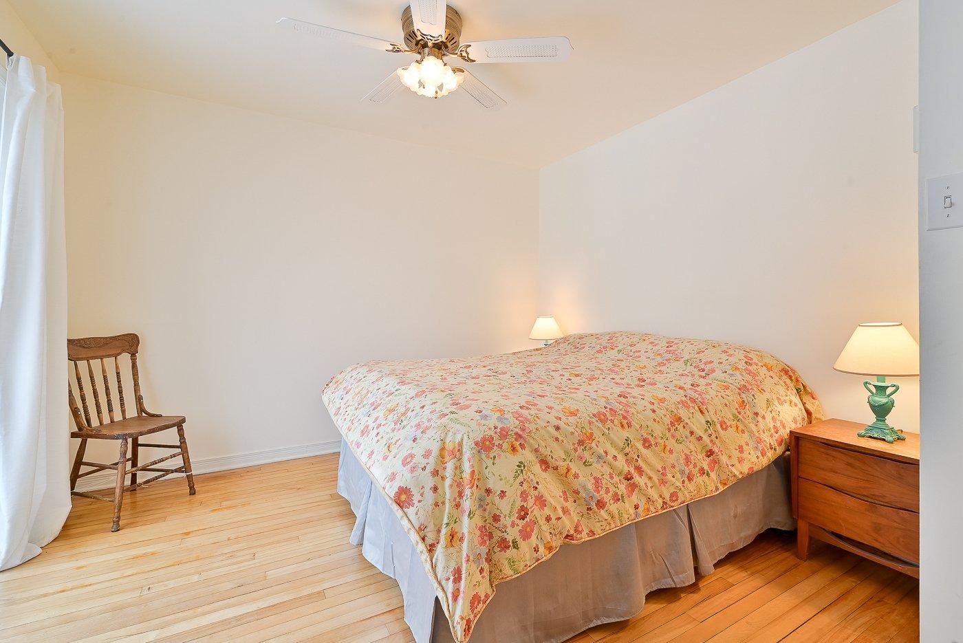 









200


Rue Maple

,
Longueuil (Greenfield Park),




QC
J4V2S1

