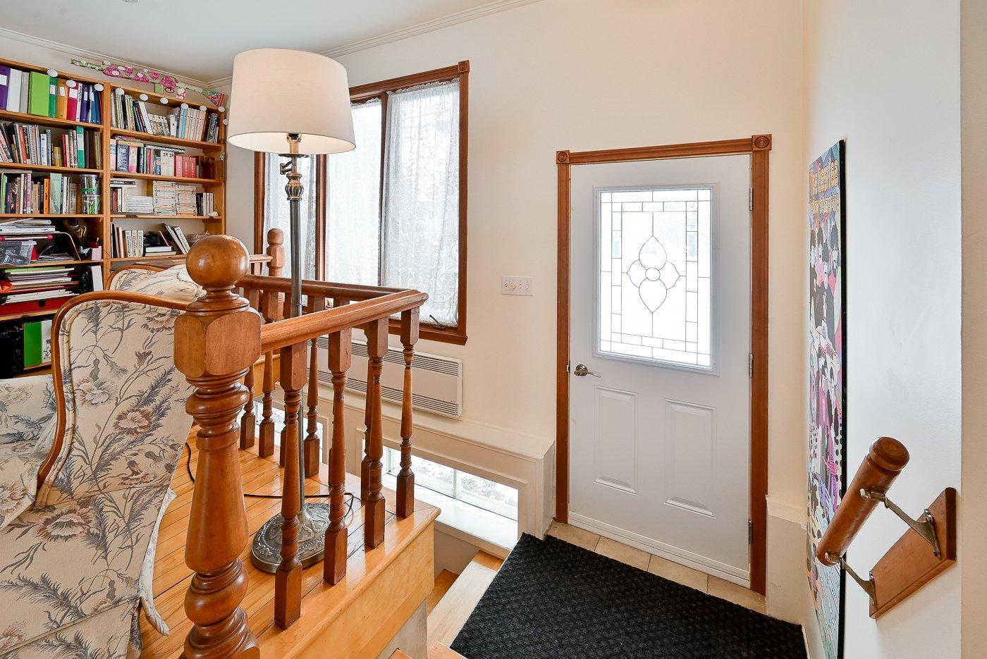 









200


Rue Maple

,
Longueuil (Greenfield Park),




QC
J4V2S1

