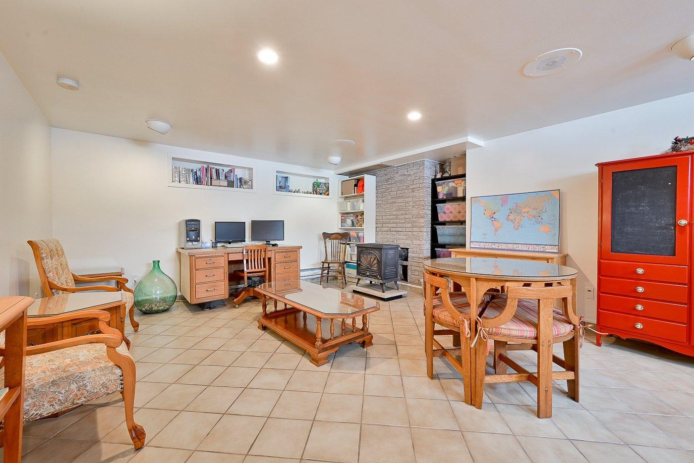 









200


Rue Maple

,
Longueuil (Greenfield Park),




QC
J4V2S1

