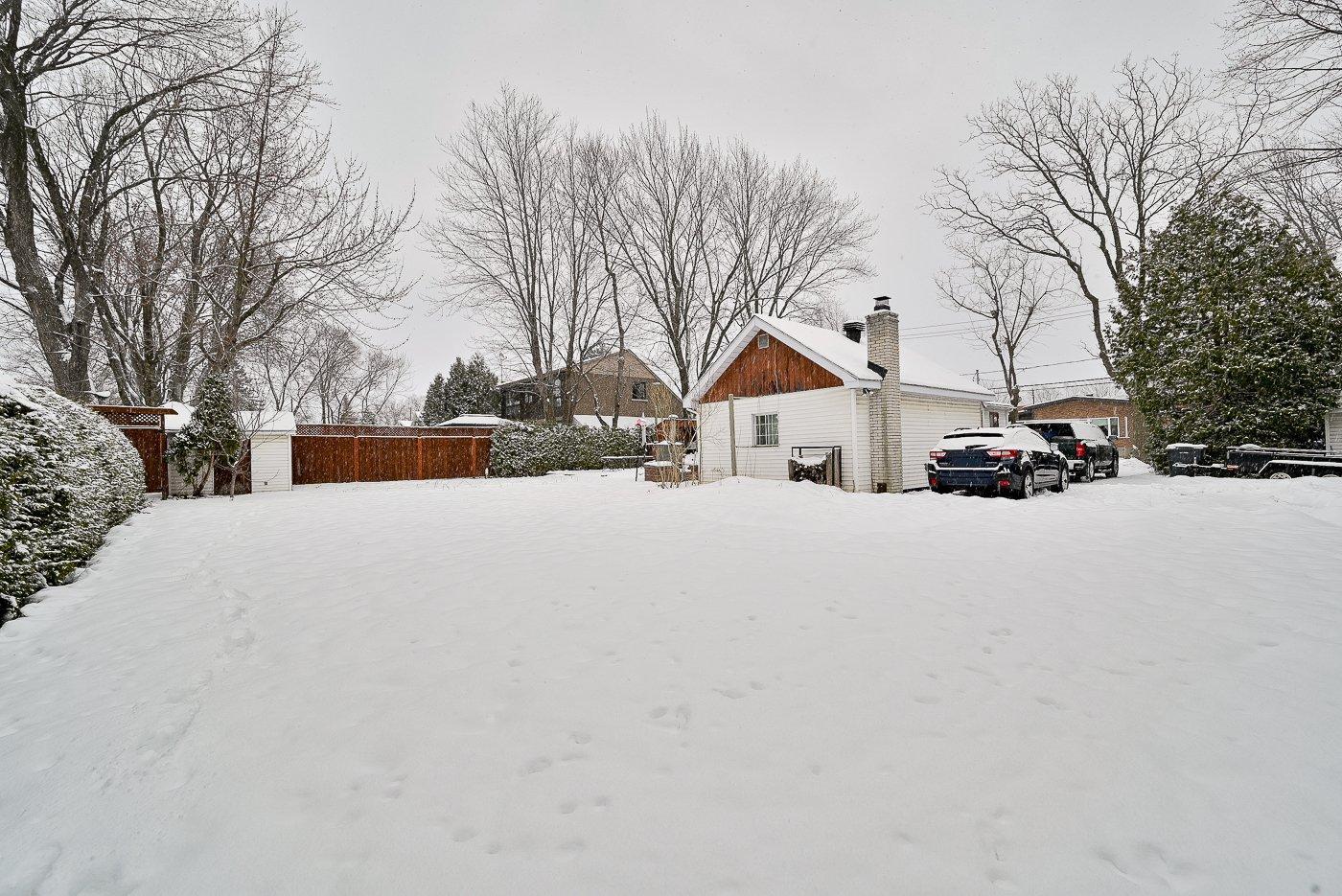 









200


Rue Maple

,
Longueuil (Greenfield Park),




QC
J4V2S1

