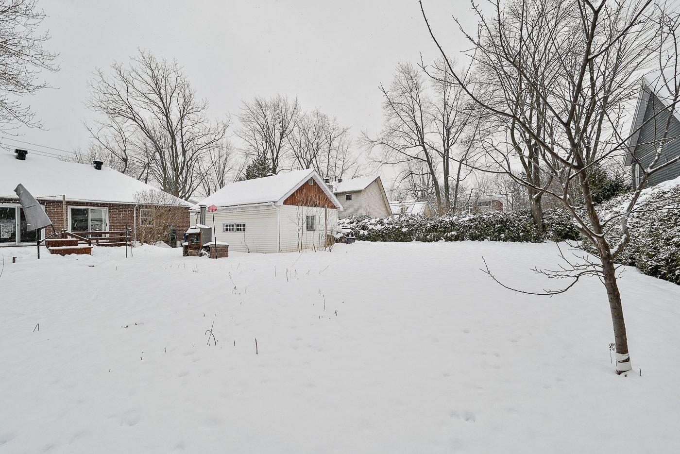 









200


Rue Maple

,
Longueuil (Greenfield Park),




QC
J4V2S1

