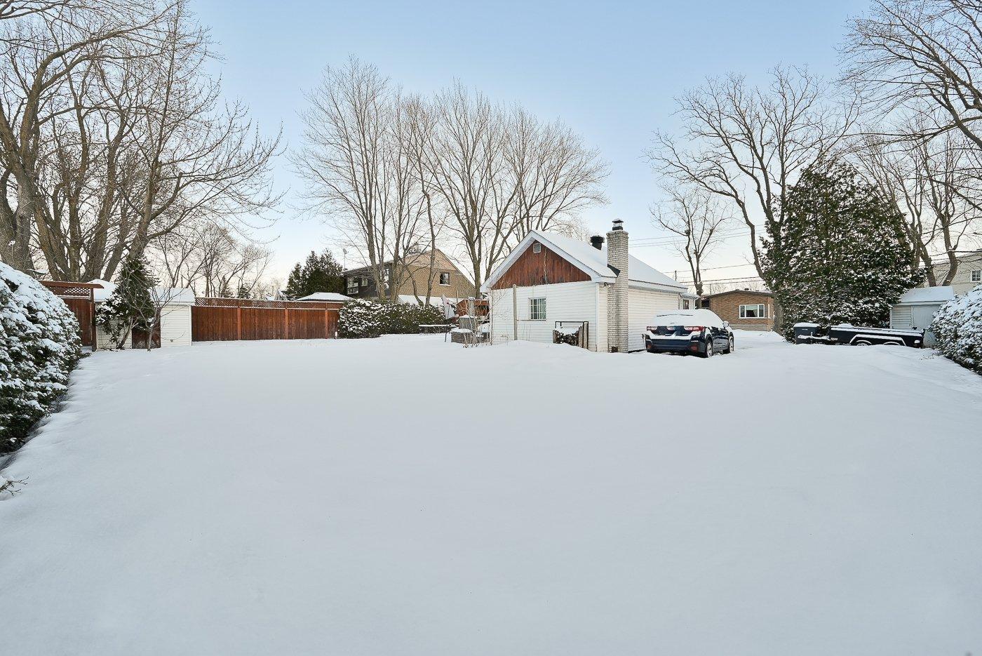 









200


Rue Maple

,
Longueuil (Greenfield Park),




QC
J4V2S1

