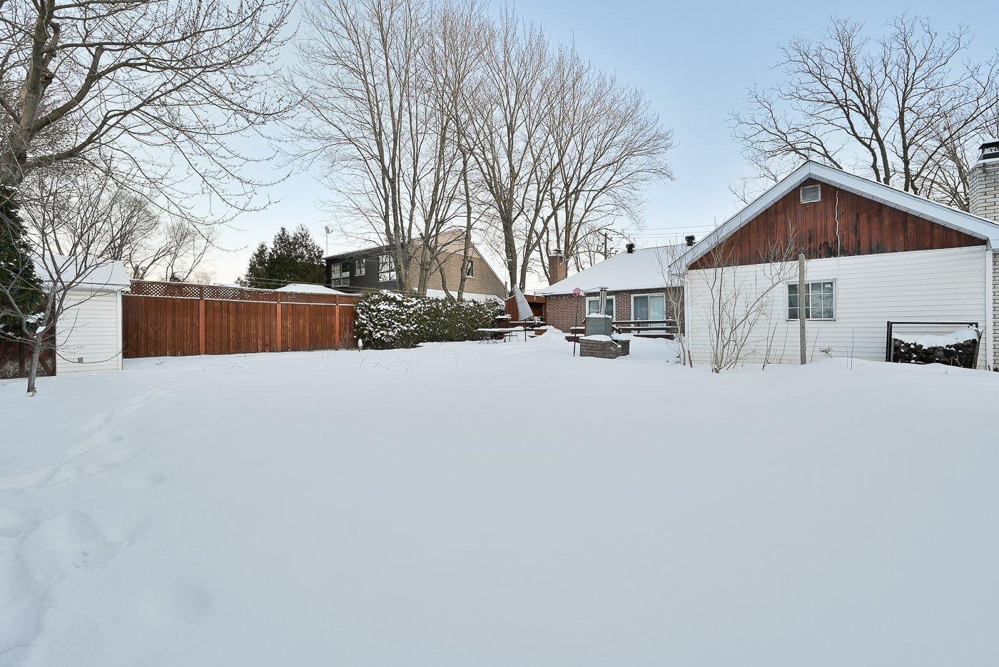 









200


Rue Maple

,
Longueuil (Greenfield Park),




QC
J4V2S1

