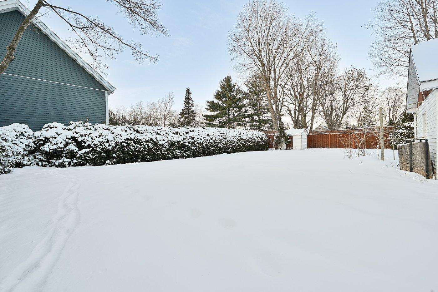 









200


Rue Maple

,
Longueuil (Greenfield Park),




QC
J4V2S1

