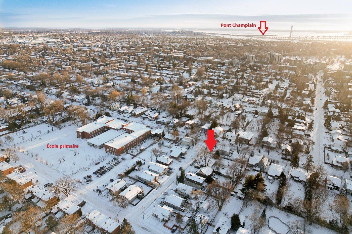 









200


Rue Maple

,
Longueuil (Greenfield Park),




QC
J4V2S1

