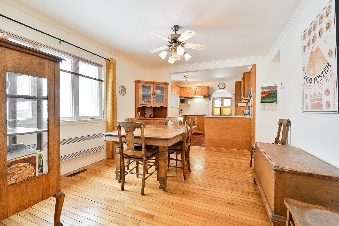 









200


Rue Maple

,
Longueuil (Greenfield Park),




QC
J4V2S1

