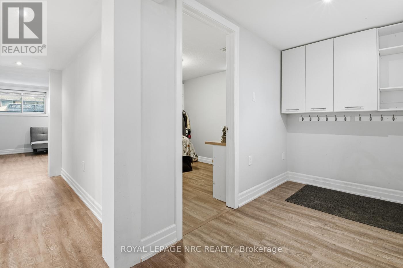 












798 PARKDALE AVENUE

,
Fort Erie (Crescent Park),




Ontario
L2A5B6

