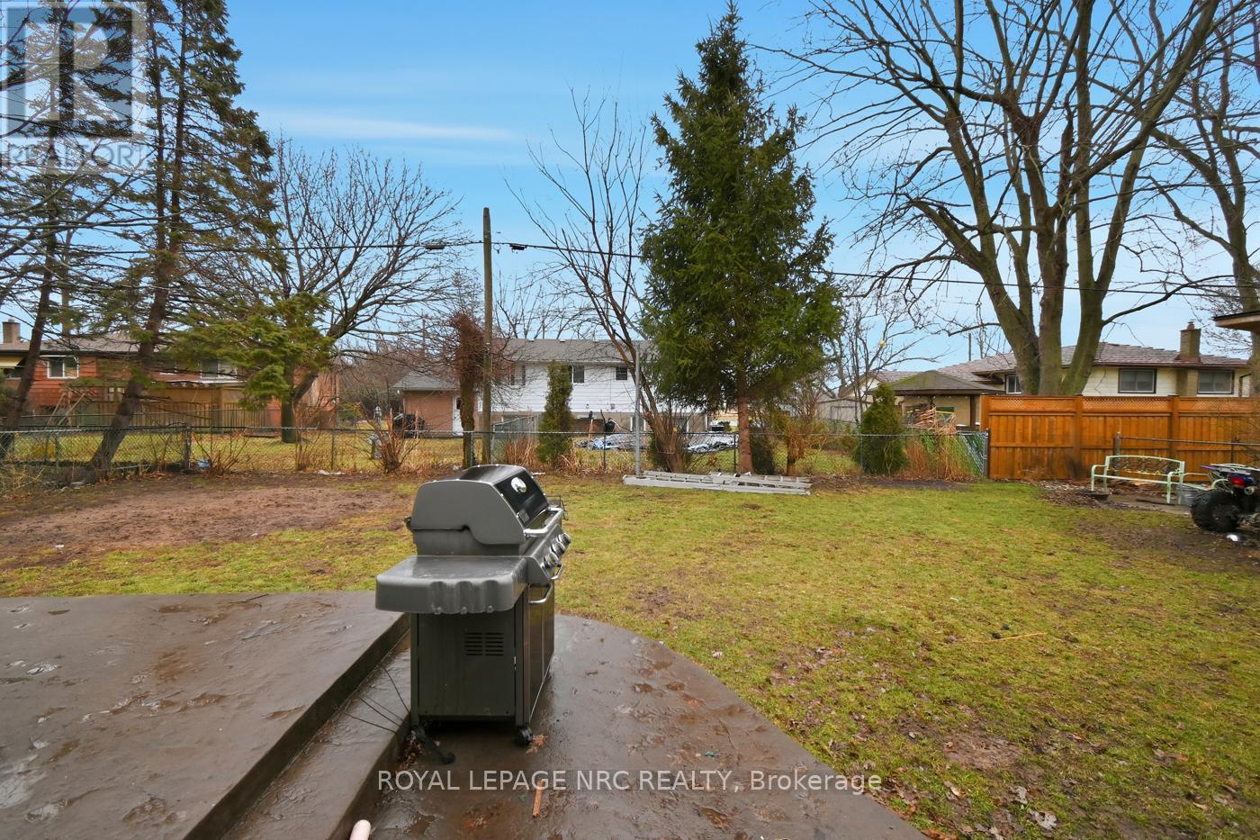 












798 PARKDALE AVENUE

,
Fort Erie (Crescent Park),




Ontario
L2A5B6

