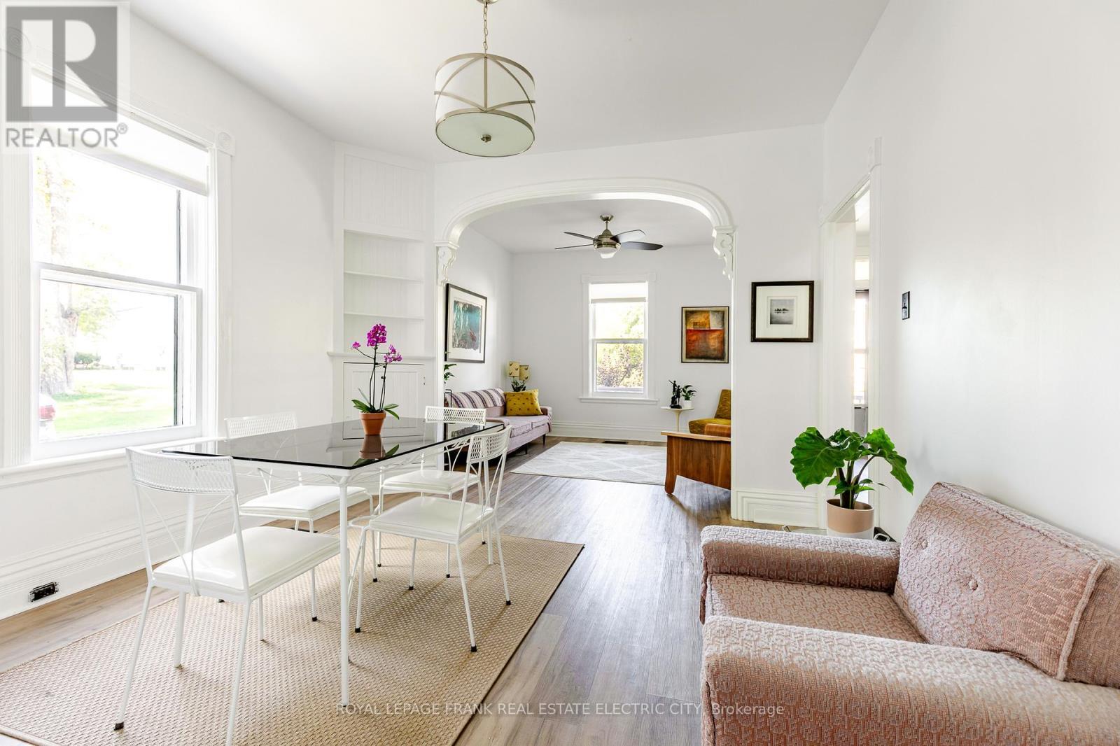 












193 LAKE STREET

,
Peterborough (Town Ward 3),




Ontario
K9J2H4

