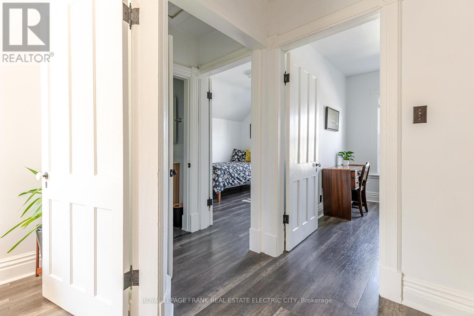 












193 LAKE STREET

,
Peterborough (Town Ward 3),




Ontario
K9J2H4

