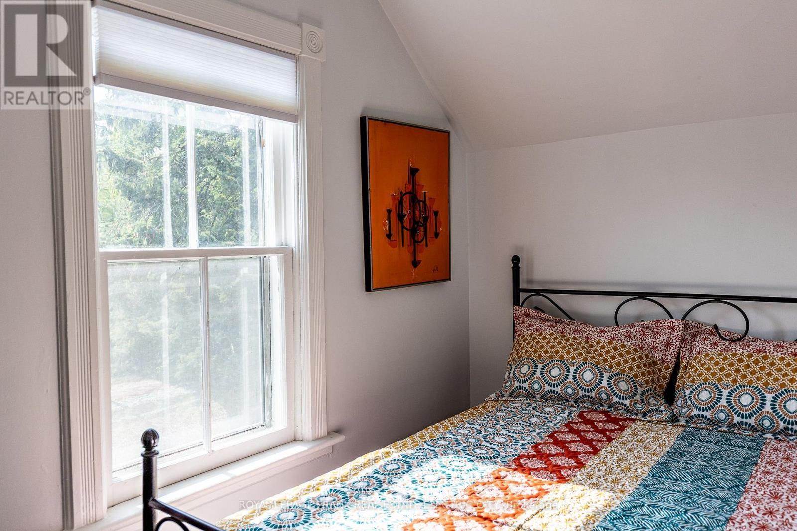 












193 LAKE STREET

,
Peterborough (Town Ward 3),




Ontario
K9J2H4

