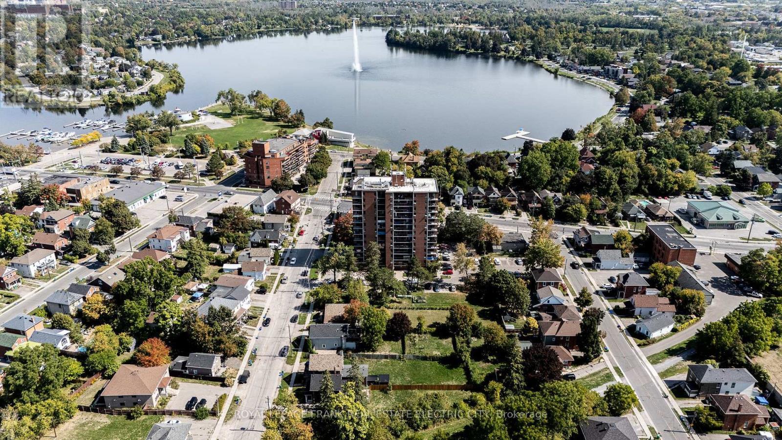 












193 LAKE STREET

,
Peterborough (Town Ward 3),




Ontario
K9J2H4

