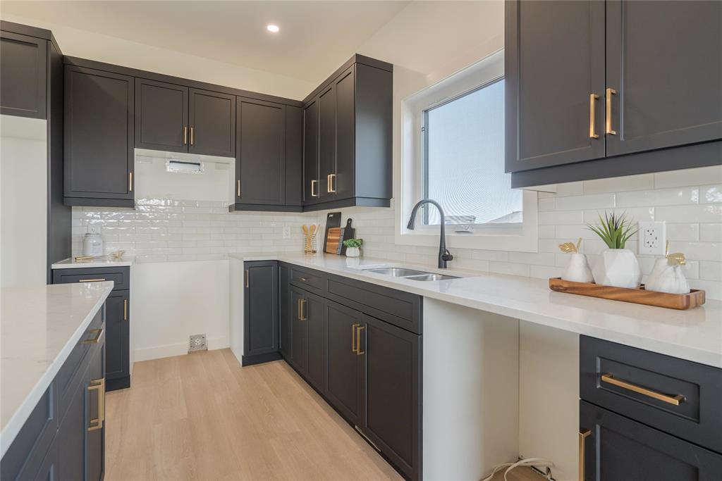 












2 Wild Plum Lane

,
Steinbach,




Manitoba
R5G2Z1

