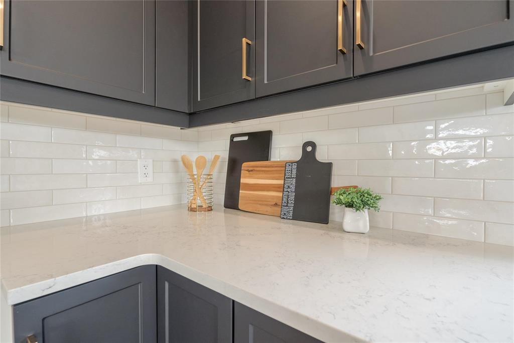 












2 Wild Plum Lane

,
Steinbach,




Manitoba
R5G2Z1

