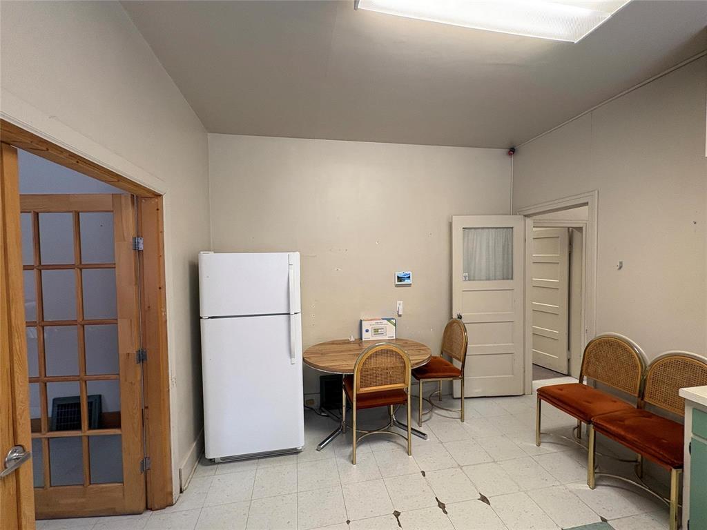 












406 Station Road

,
Shoal Lake,




Manitoba
R0J1Z0

