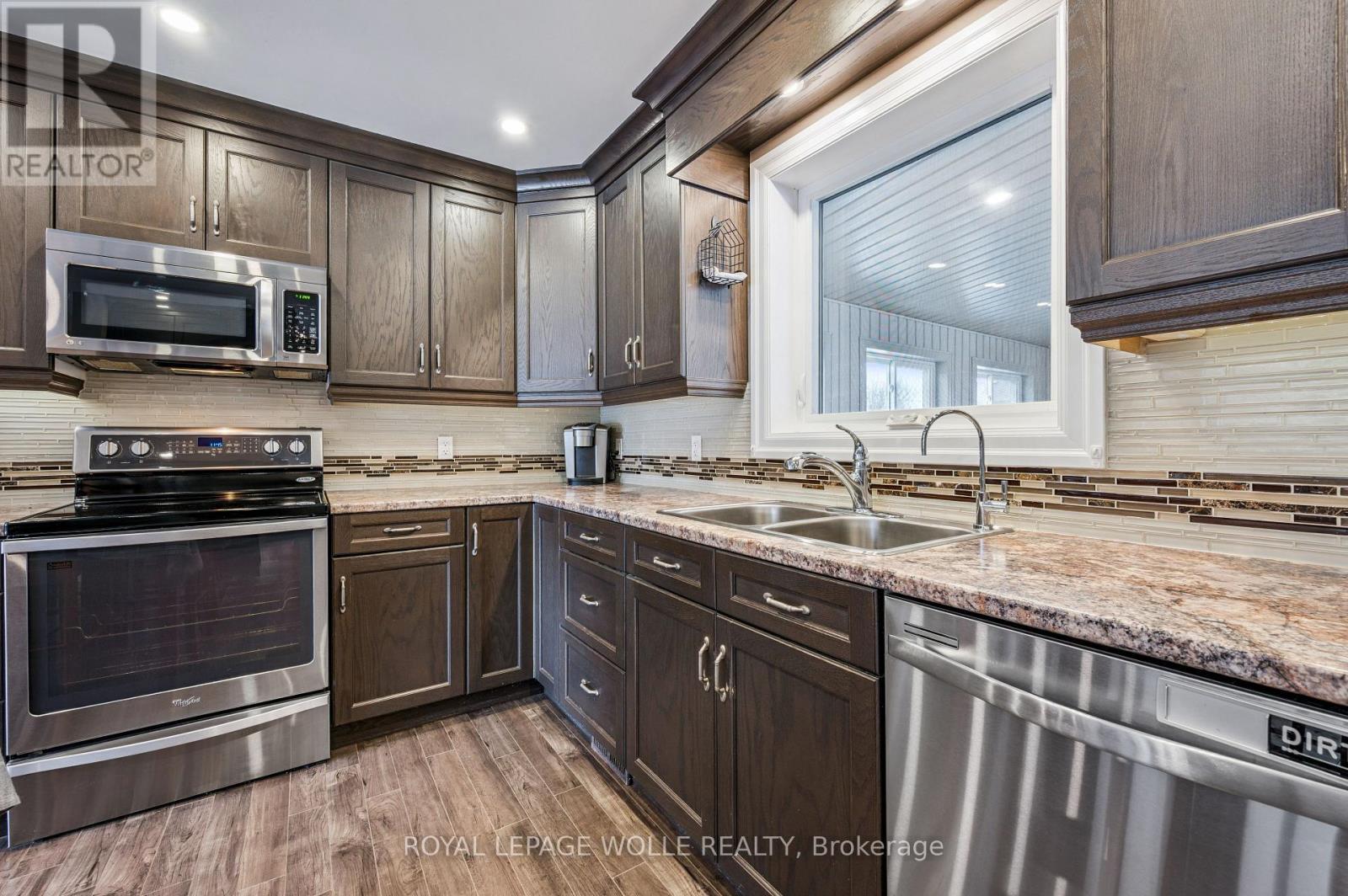 












3972 BURNS STREET

,
Perth East,




Ontario
N0B2P0

