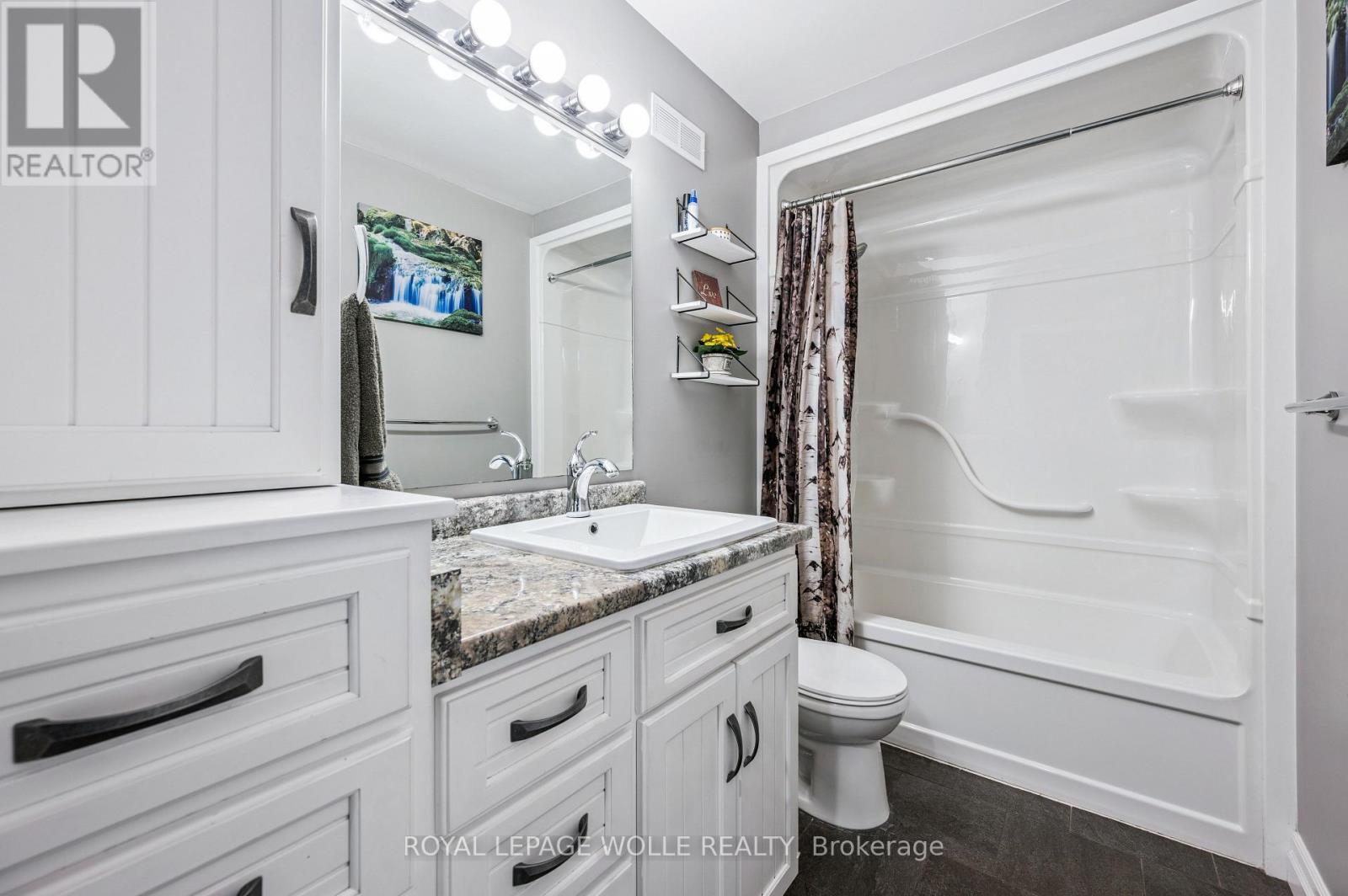 












3972 BURNS STREET

,
Perth East,




Ontario
N0B2P0

