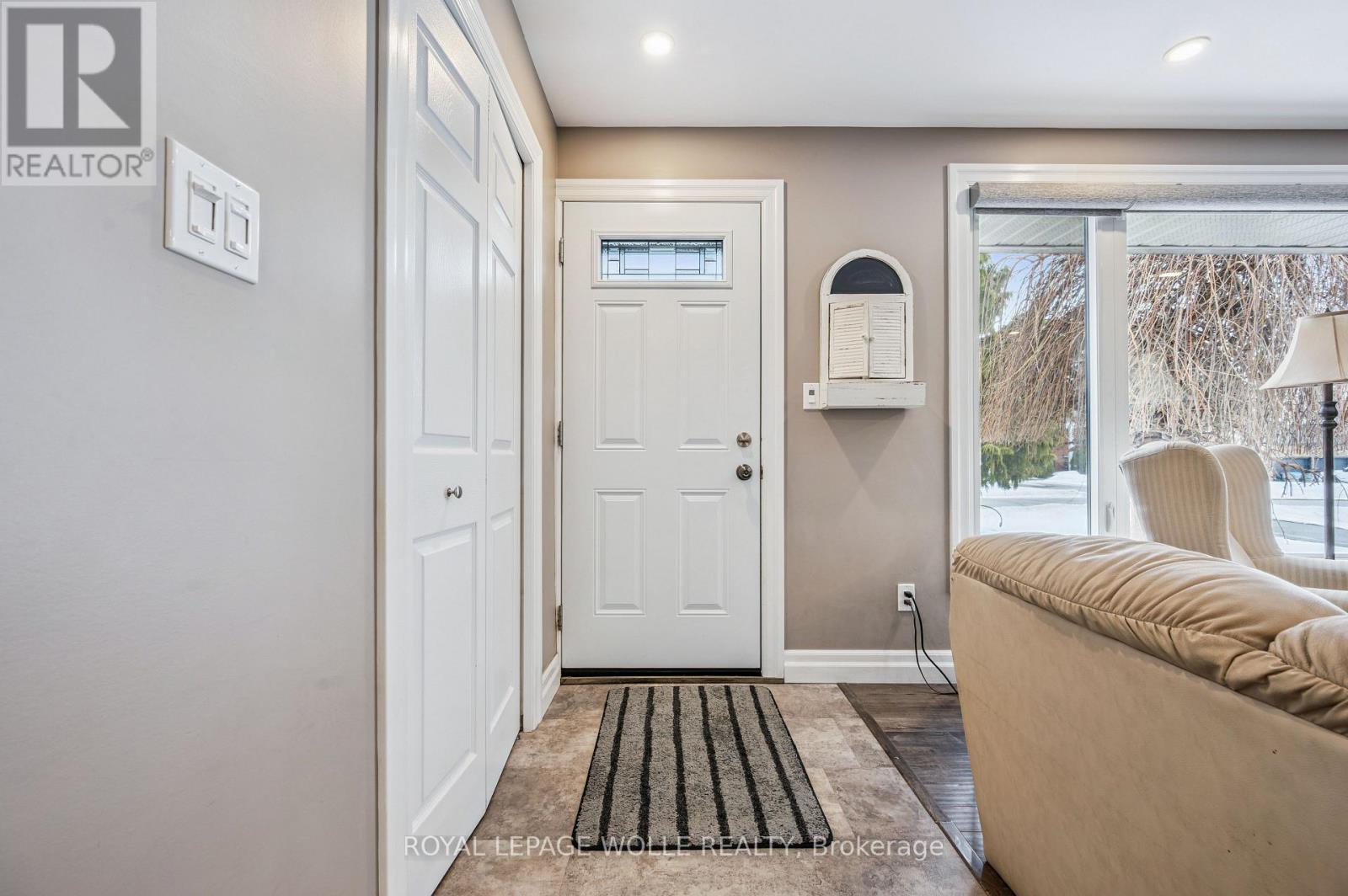 












3972 BURNS STREET

,
Perth East,




Ontario
N0B2P0

