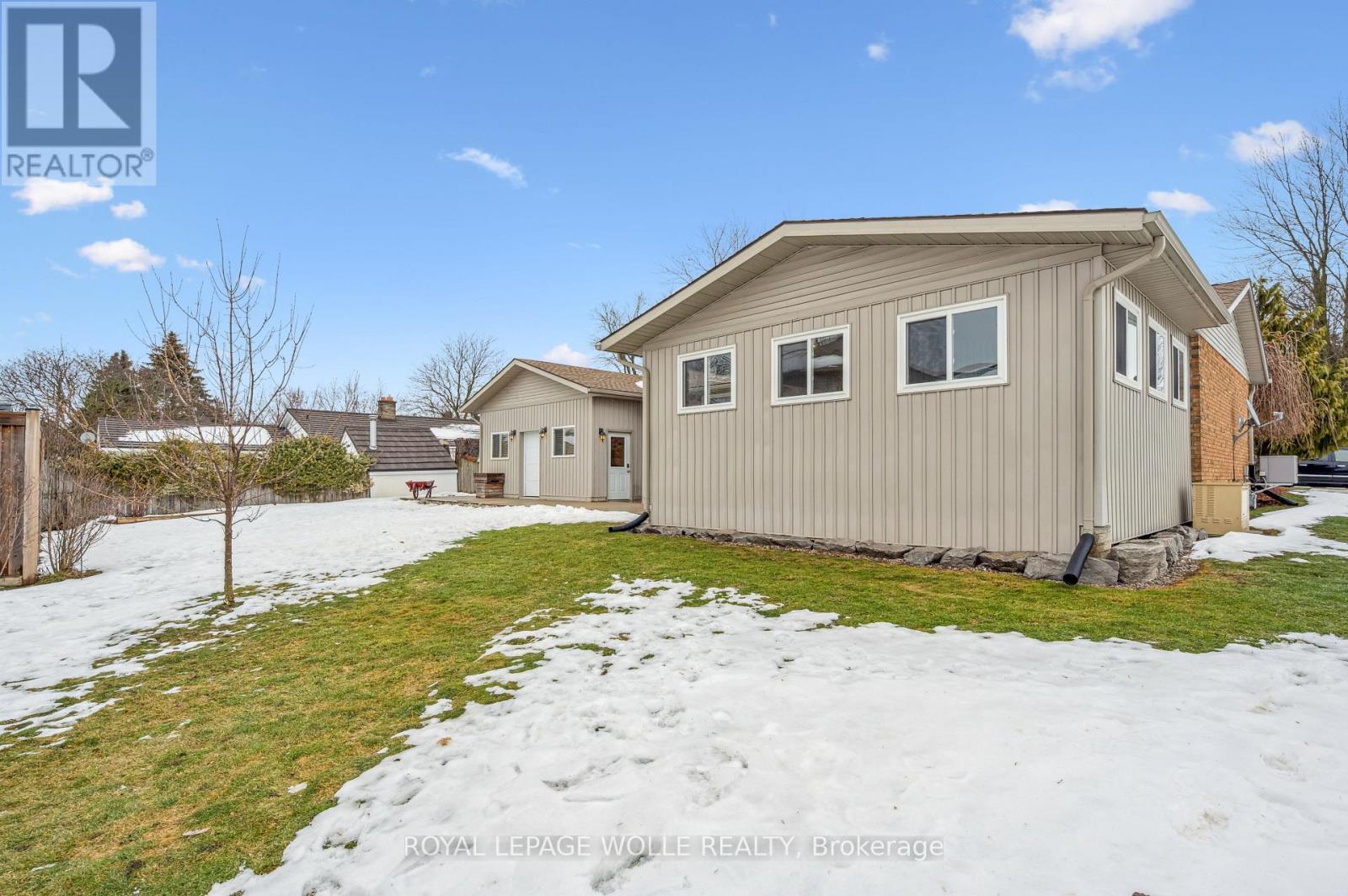 












3972 BURNS STREET

,
Perth East,




Ontario
N0B2P0

