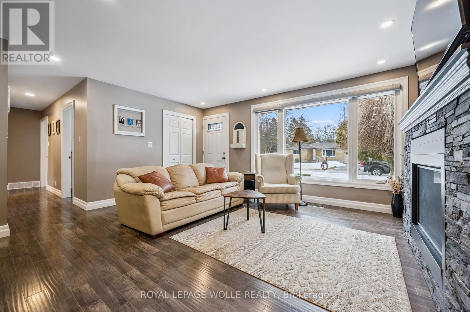 












3972 BURNS STREET

,
Perth East,




Ontario
N0B2P0

