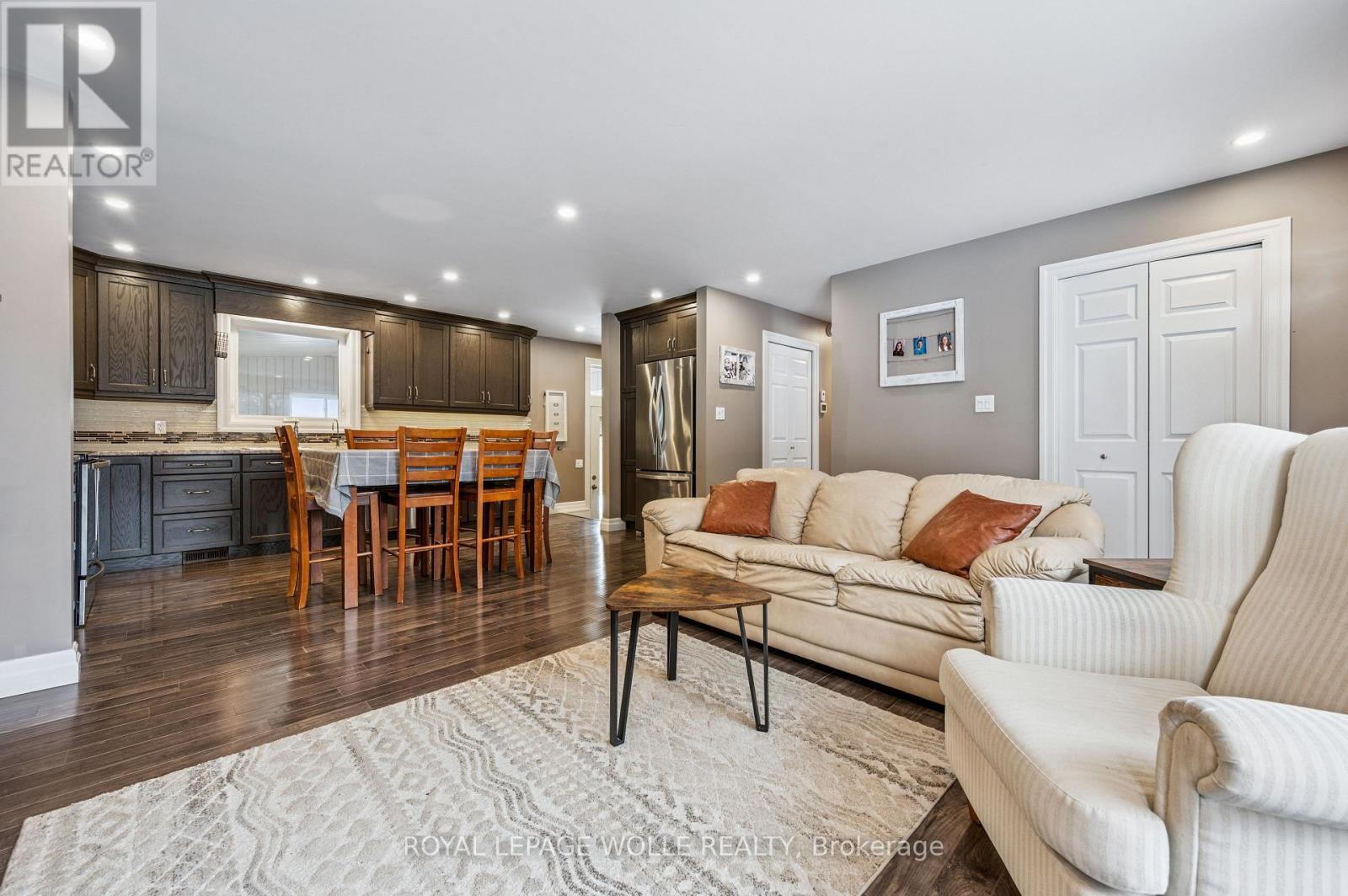 












3972 BURNS STREET

,
Perth East,




Ontario
N0B2P0

