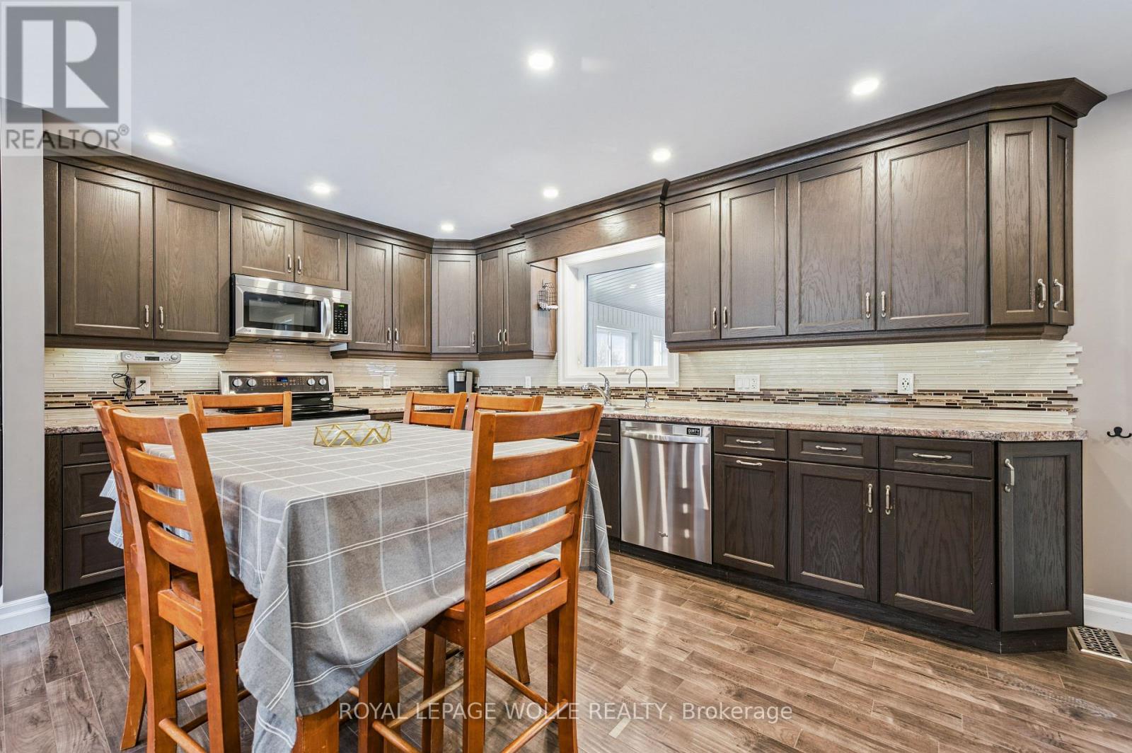 












3972 BURNS STREET

,
Perth East,




Ontario
N0B2P0

