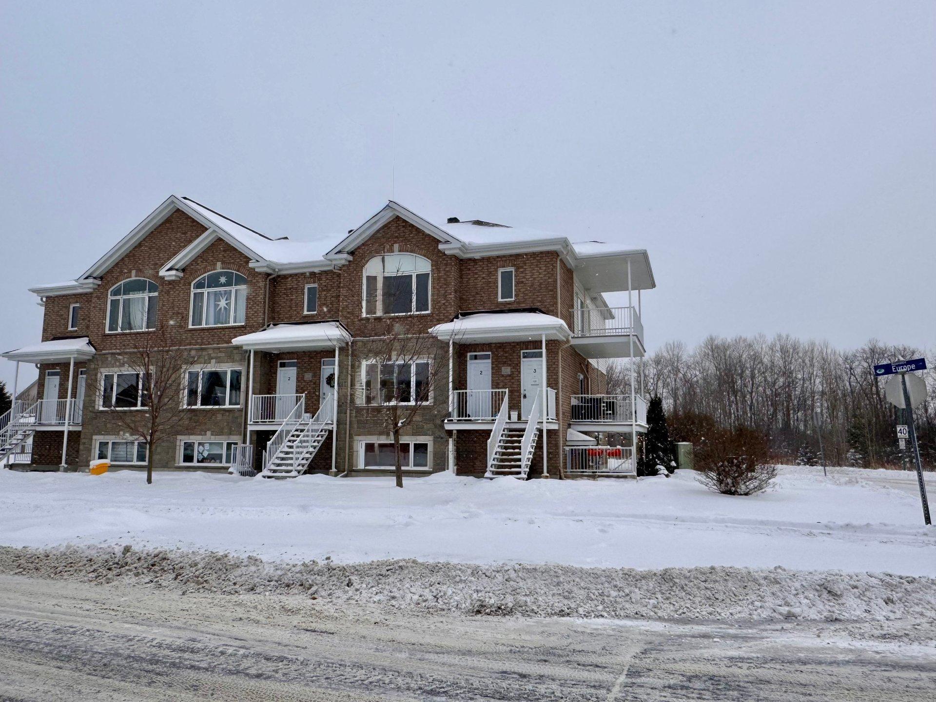 









209


Boul. d'Europe

, 3,
Gatineau (Aylmer),




QC
J9J0A3

