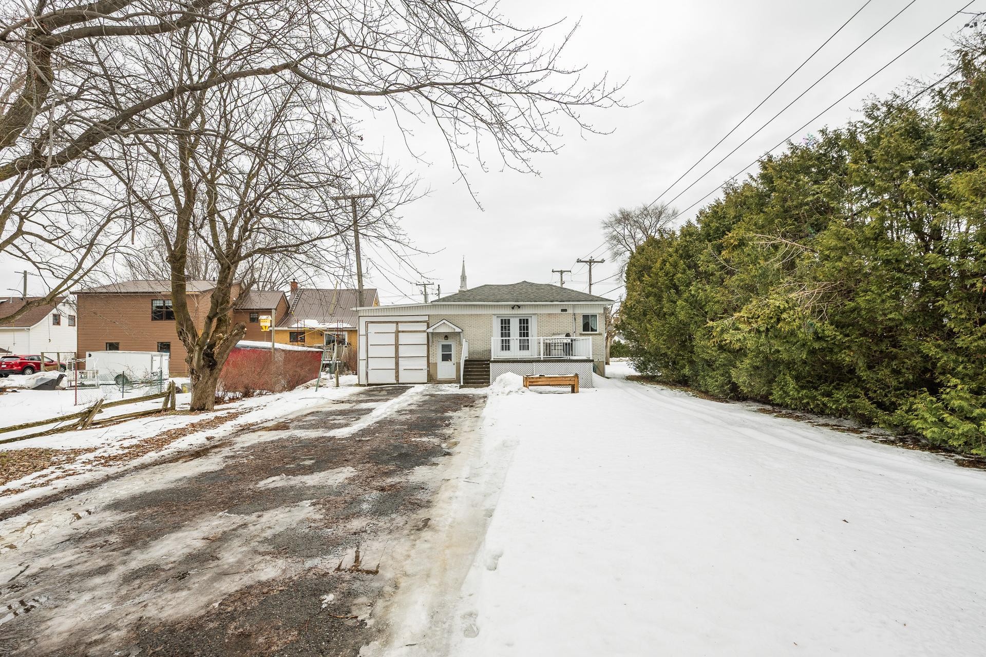 









406


Rue Bernard

,
Saint-Alexandre,




QC
J0J1S0

