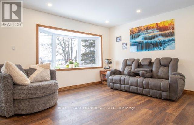 












614 KENSTONE BEACH ROAD

,
Kawartha Lakes (Verulam),




Ontario
K0M1A0

