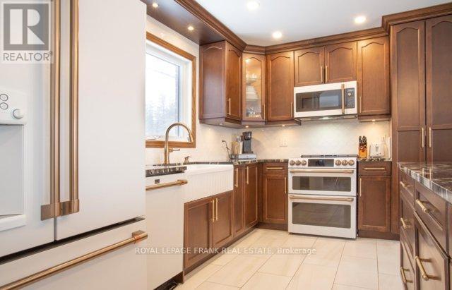 












614 KENSTONE BEACH ROAD

,
Kawartha Lakes (Verulam),




Ontario
K0M1A0

