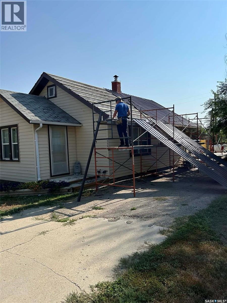 












115 1st STREET E

,
Leader,




Saskatchewan
S0N1H0

