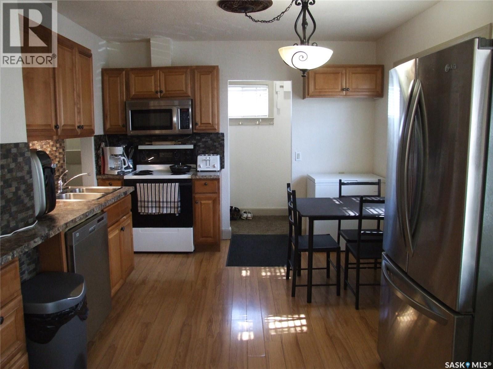 












115 1st STREET E

,
Leader,




Saskatchewan
S0N1H0

