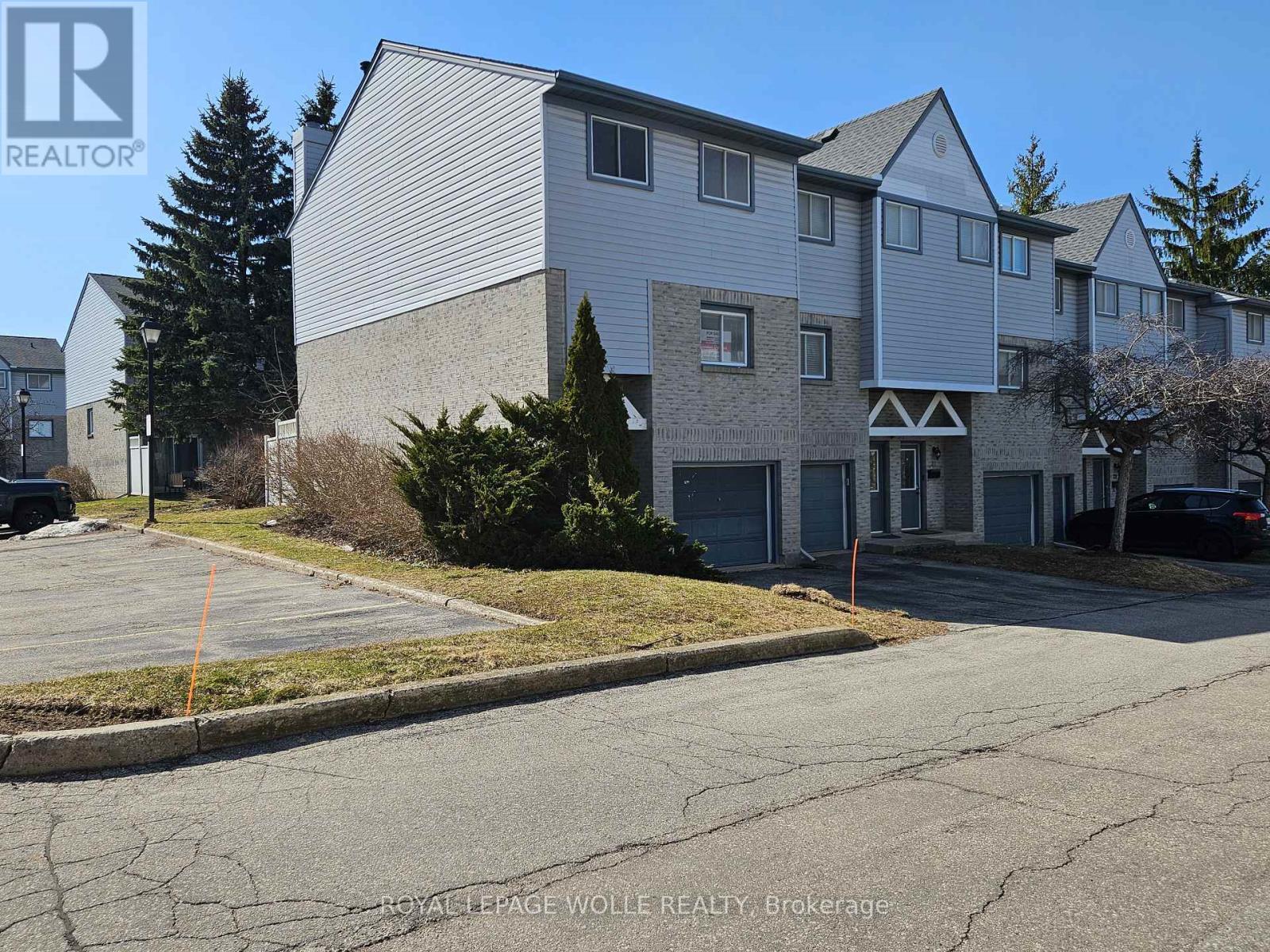 












43 - 589 BEECHWOOD DRIVE

,
Waterloo,




Ontario
N2T2K9

