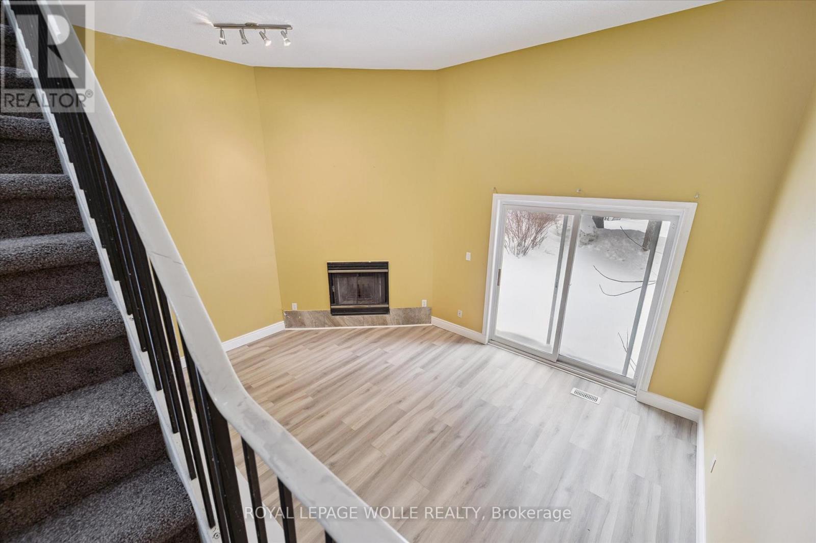 












43 - 589 BEECHWOOD DRIVE

,
Waterloo,




Ontario
N2T2K9

