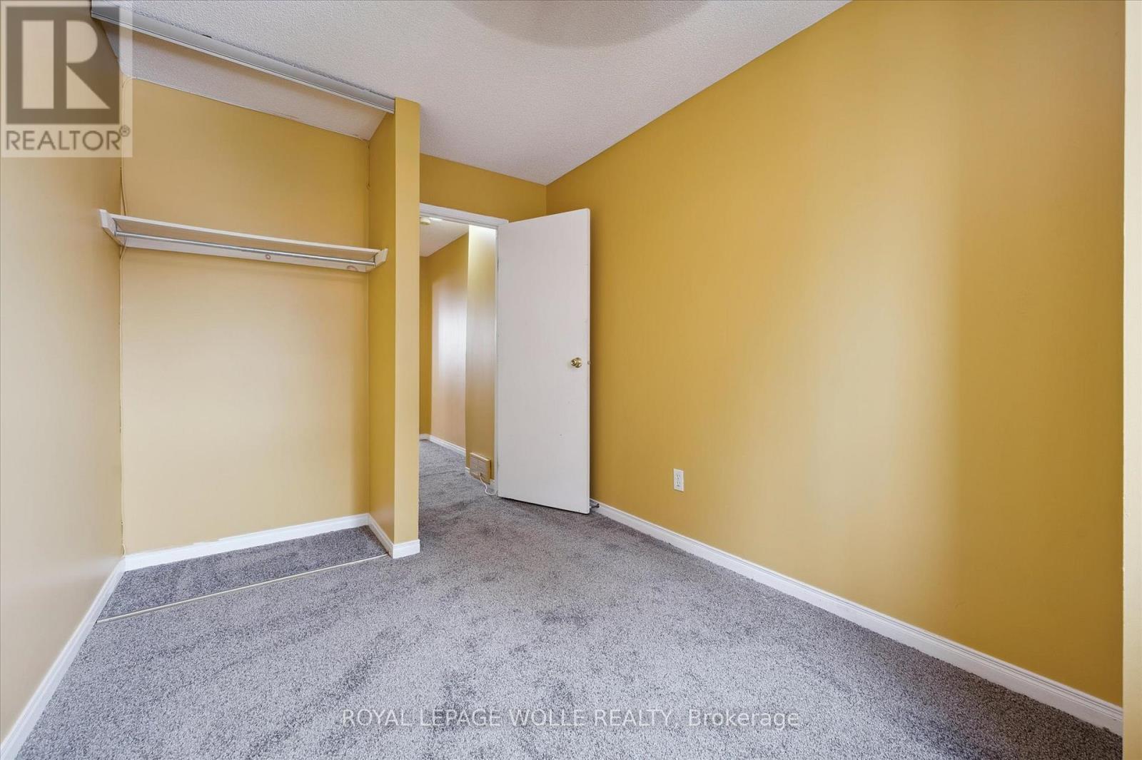 












43 - 589 BEECHWOOD DRIVE

,
Waterloo,




Ontario
N2T2K9

