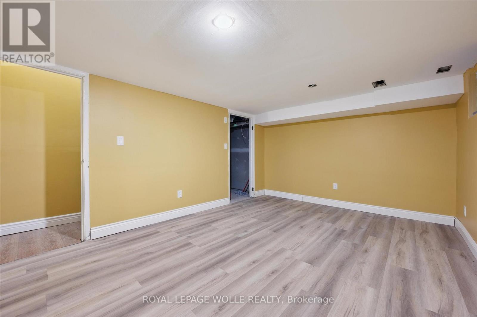 












43 - 589 BEECHWOOD DRIVE

,
Waterloo,




Ontario
N2T2K9

